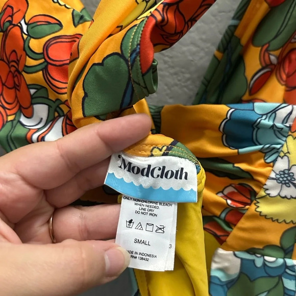ModCloth Tropical Floral One Piece Swimsuit Size Small - Picture 6 of 6